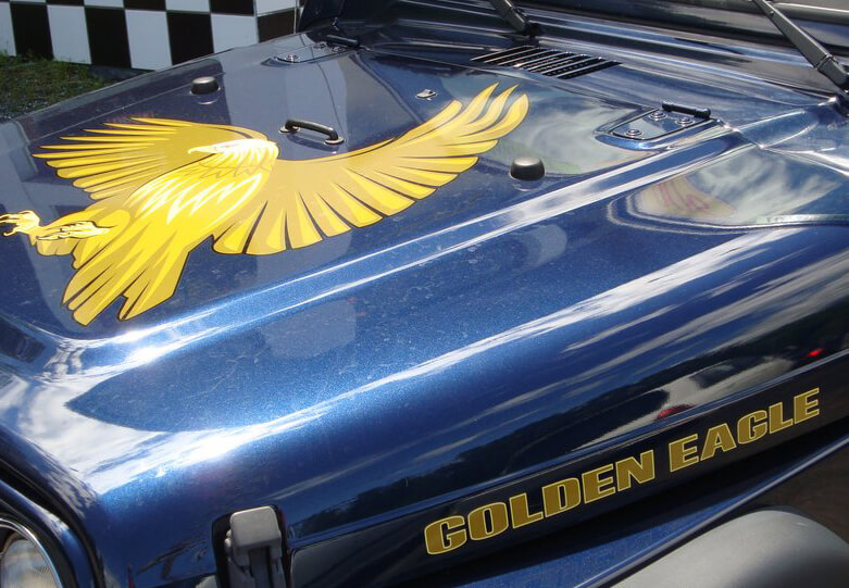 Kit de Vinilos en Capó y Laterales Golden Eagle para Jeep Wrangler
