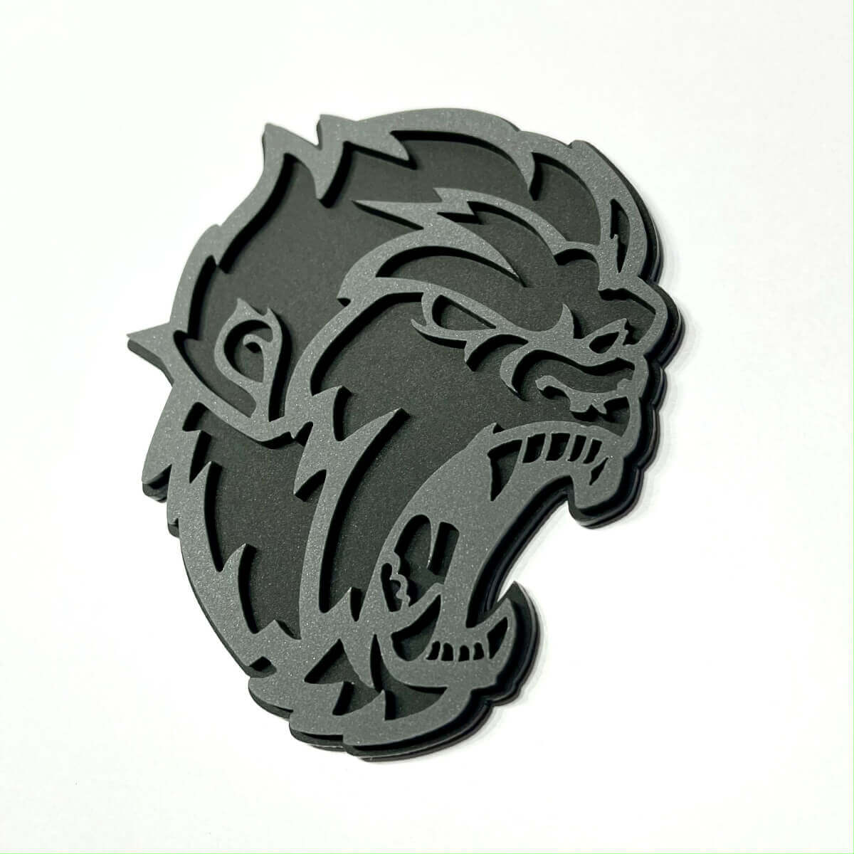 Insignia 3D de Angry Yeti Sasquatch Bigfoot, emblema de insignias de guardabarros gris vs negro
