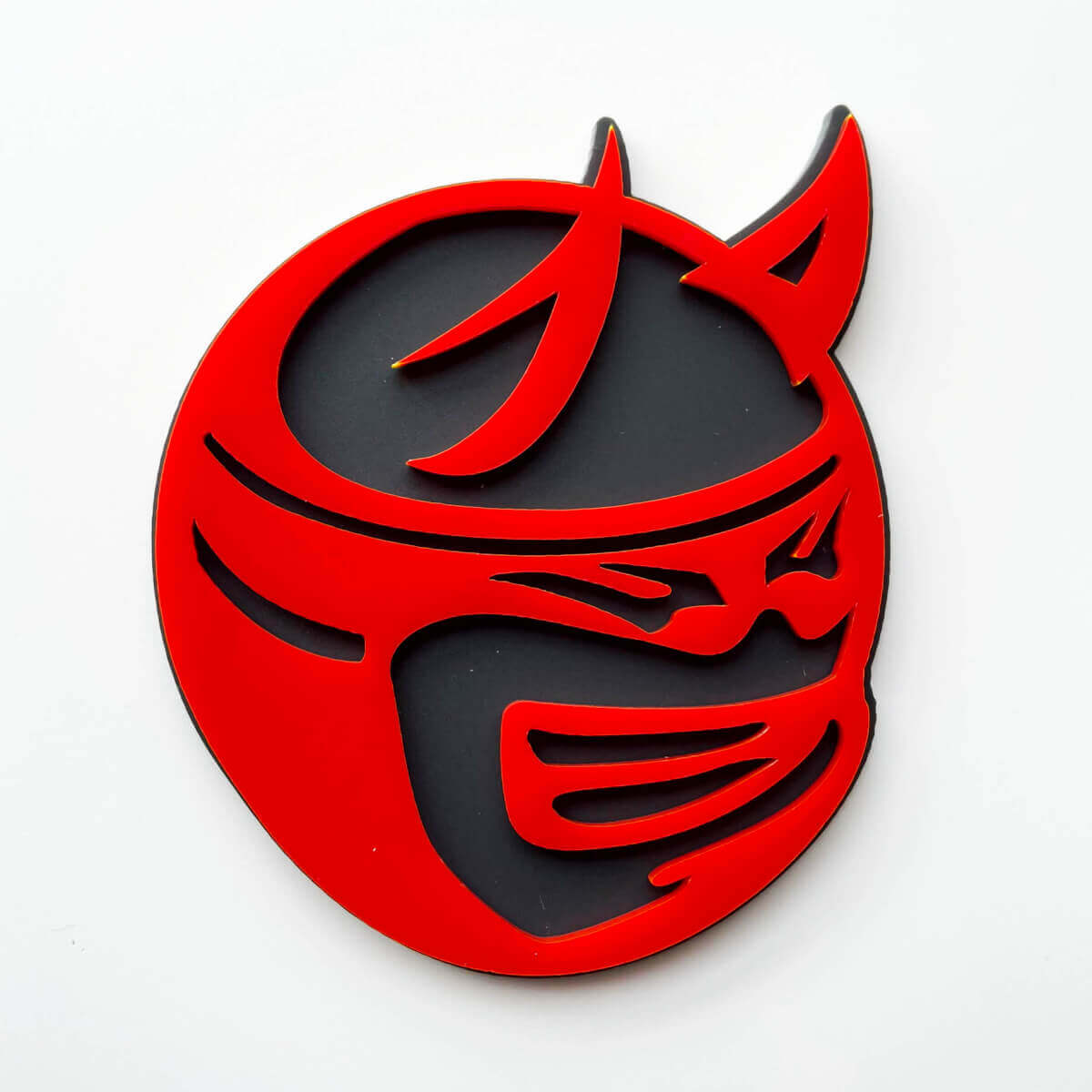 Insignia 3D personalizada Drag Bee Demon Dodge Charger Challenger logo Fender Badges Emblema rojo y gris
