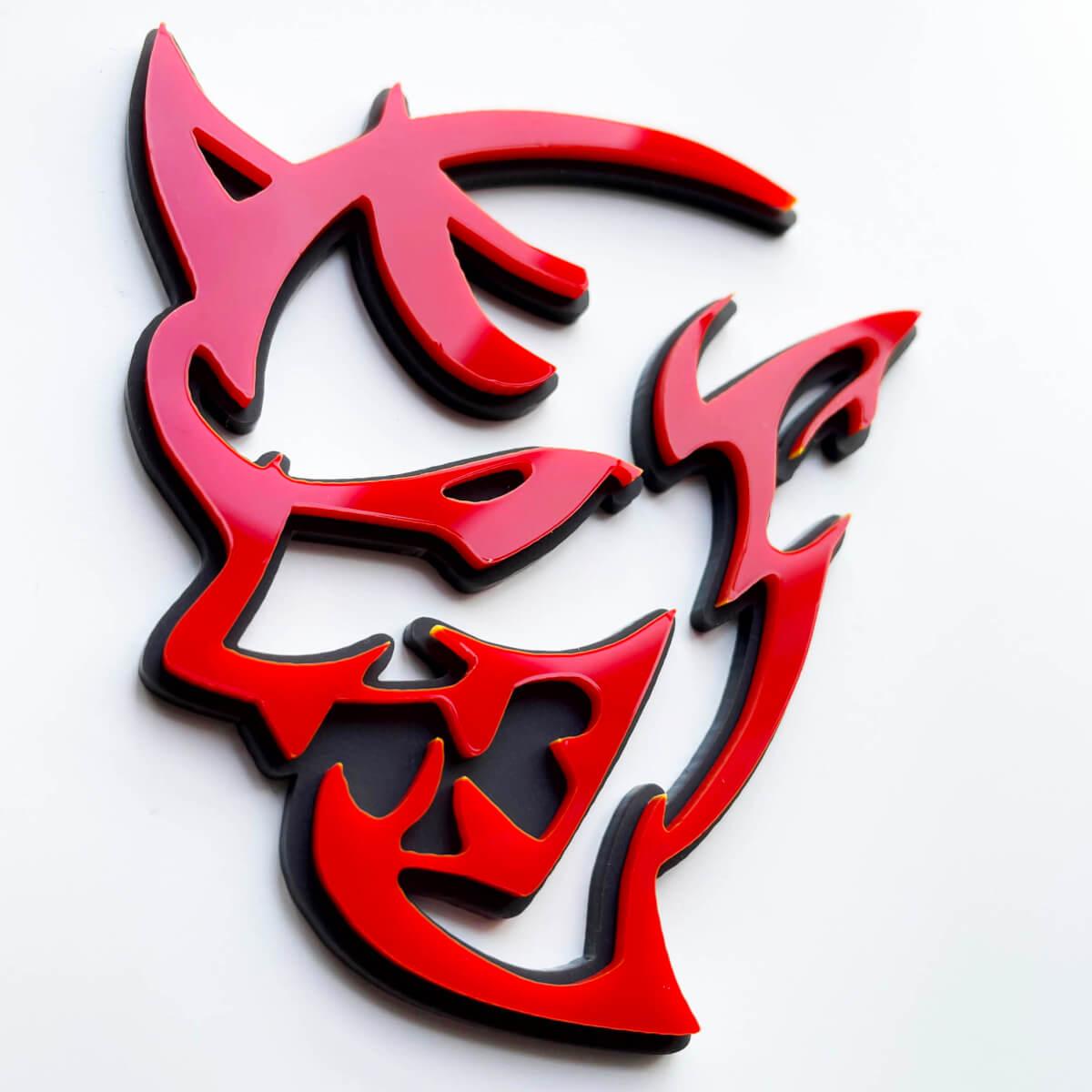 Insignia 3D personalizada Demon Dodge Charger Challenger logo Fender Insignias Emblema Rojo vs Negro
