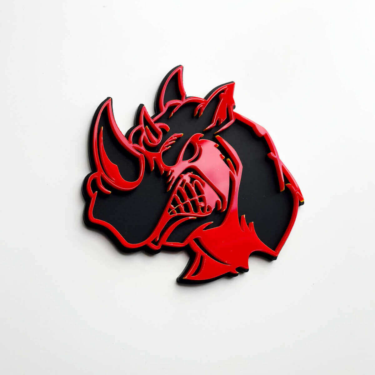 Insignia de Logotipo Enfadado 3D Rhino - Emblema de Guardabarros Personalizado para Autos Camionetas y SUVs Rojo vs Negro