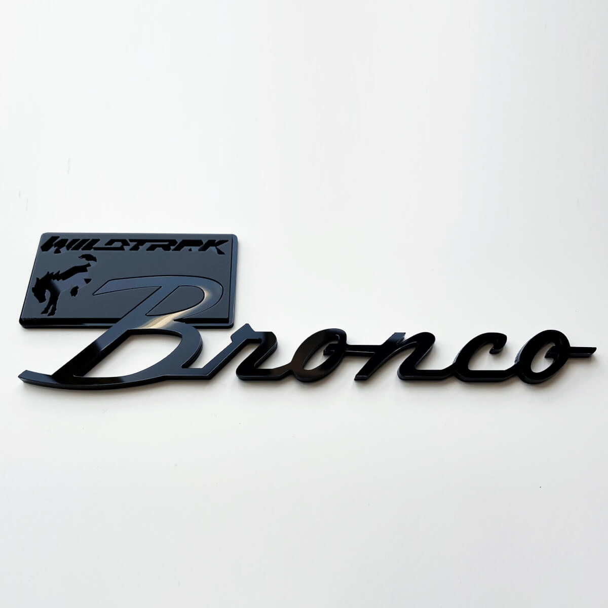 Insignias de guardabarros Bronco Wildtrak, emblema de portón trasero, insignia 3D, negro vs gris
