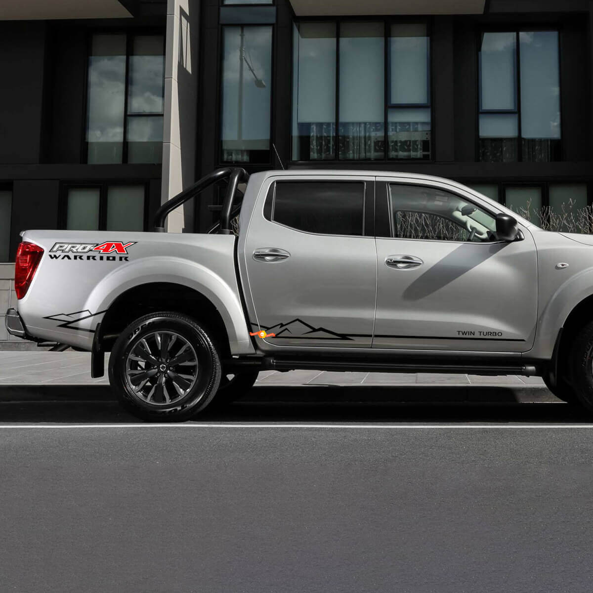 Pegatina de vinilo lateral tira fina Mouintains Style para Nissan Navara PRO 4X Warrior