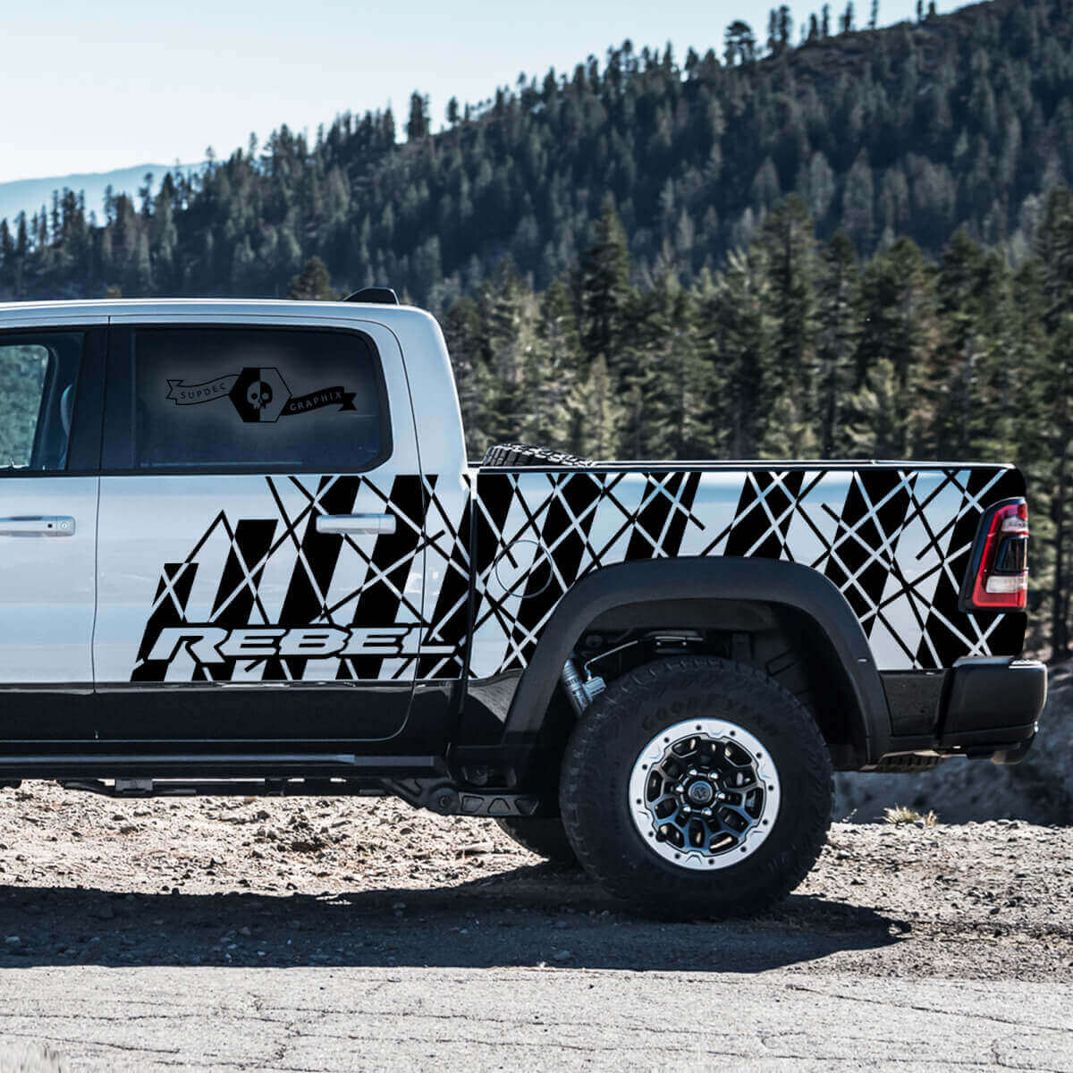 Juego de vinilos con franjas laterales estilo Caótico para Dodge Ram Rebel 2021+