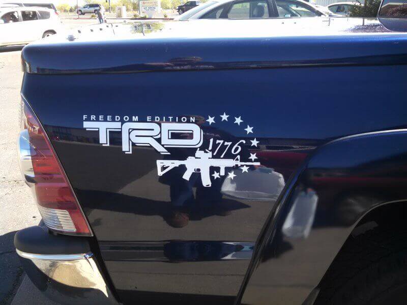 Juego de pegatinas de vinilo para laterales de cama estilo TRD Freedom Edition 1776 para Toyota Tacoma