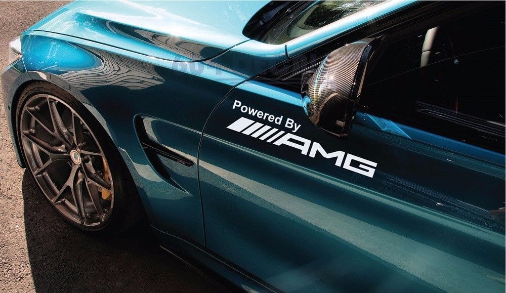 Set de adhesivos vinílicos para guardabarros laterales con diseño Powered by AMG para Mercedes-Benz