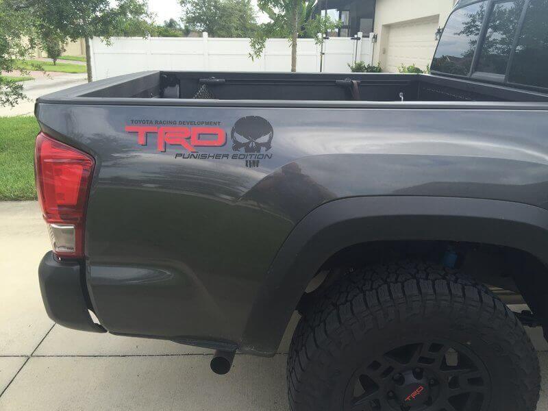 Kit de Calcomanías de Vinilo para los Laterales de la Cama Edición TRD Punisher para Camioneta Toyota