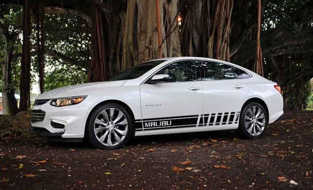 2 pegatinas de vinilo de carreras con símbolo de coche Chevrolet Malibu gráfico de varios colores