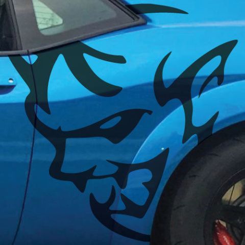 Dodge Demon Challenger SRT LOGO LOGO LEGO DE CAR CALACTIVO DE VINILA PETACA GRÁFICA ENCENDIDO
