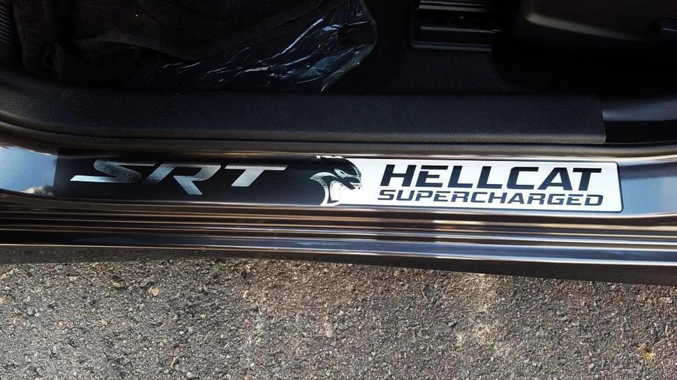 Juego de vinilos para umbral de puerta estilo SRT Hellcat para Dodge Challenger Charger