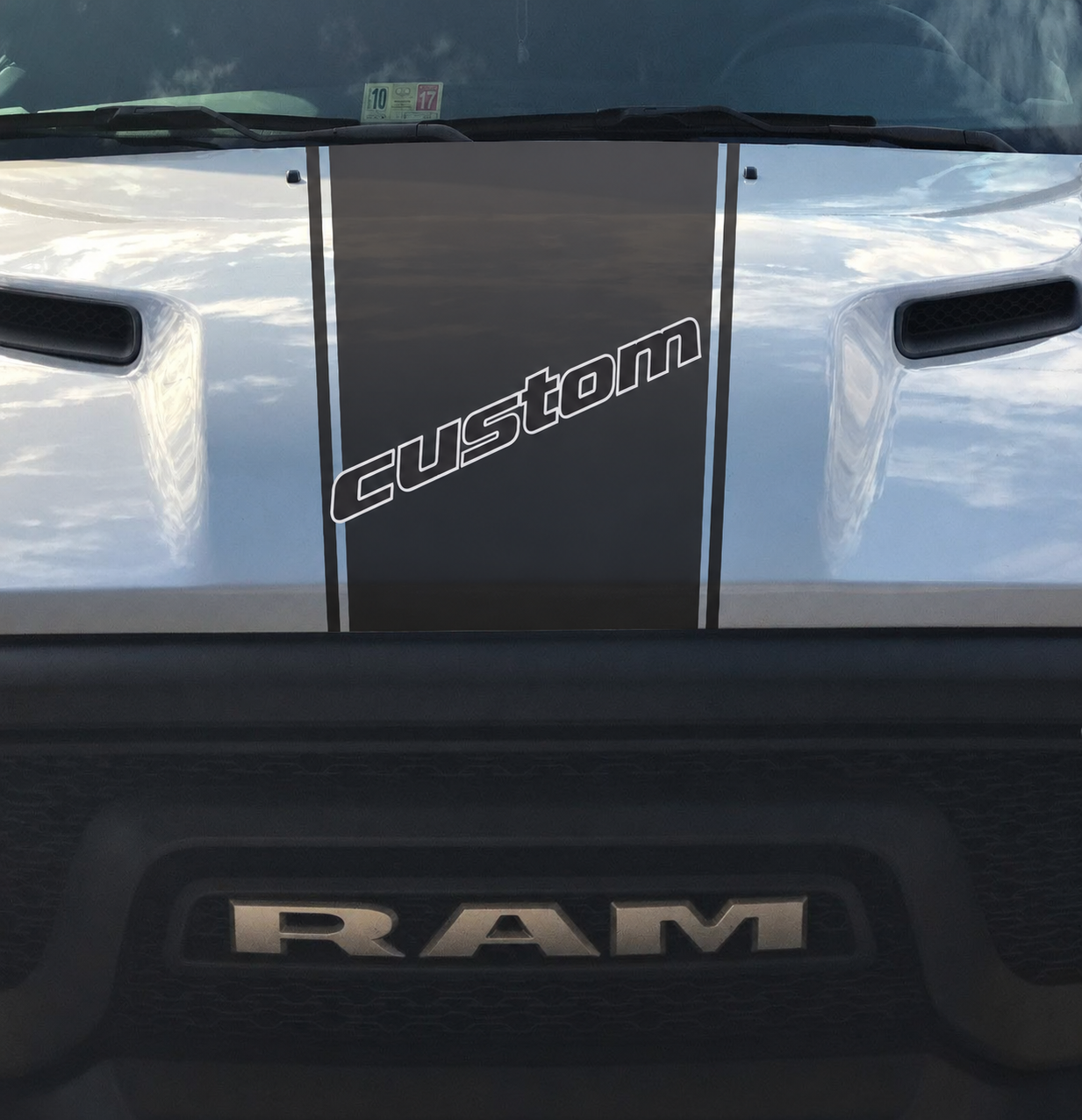 Vinilo adhesivo de calcomanía de capó con tira de rally personalizada para RAM 1500 2023