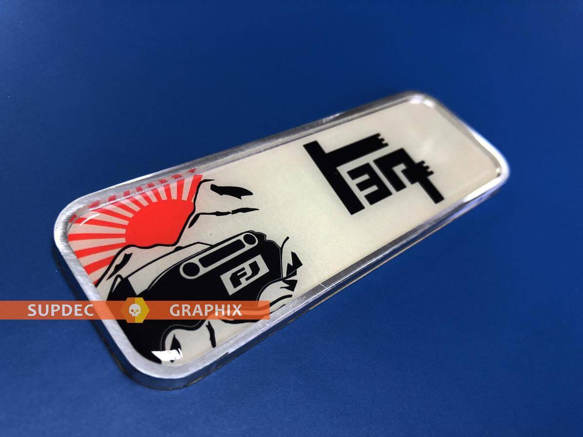 TEQ FJ Cruiser Rising Sun Emblema Lateral Abombado 3D de Aluminio