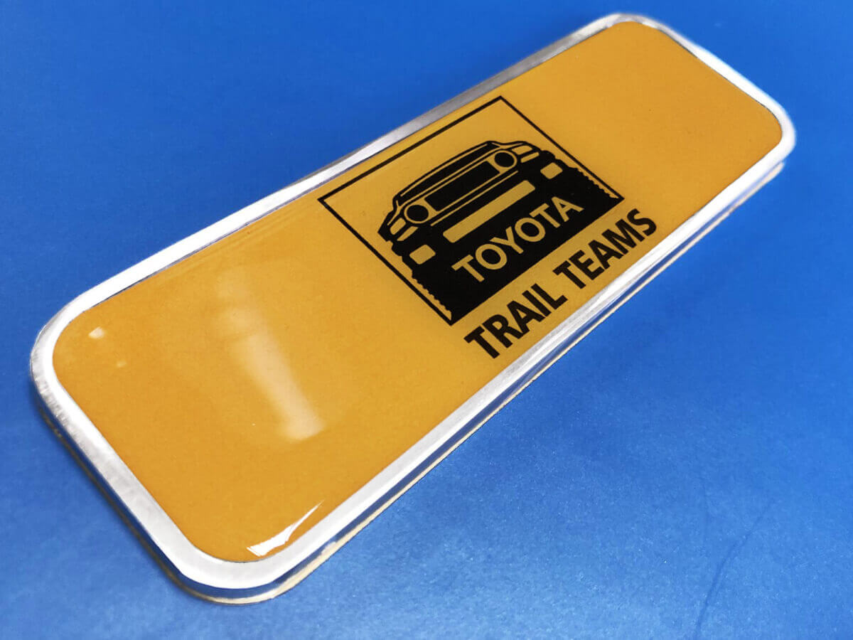 TRD Trail Teams FJ Cruiser Insignia de aluminio y metal Emblema lateral de la cama Aluminio
