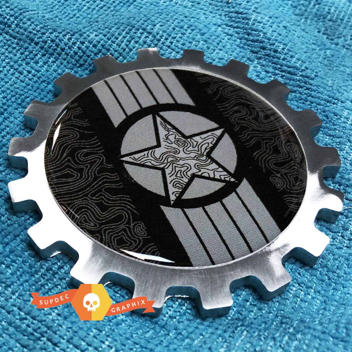 Estrella militar con líneas topográficas Insignia de aluminio de metal Emblema de cabecera Aluminio
