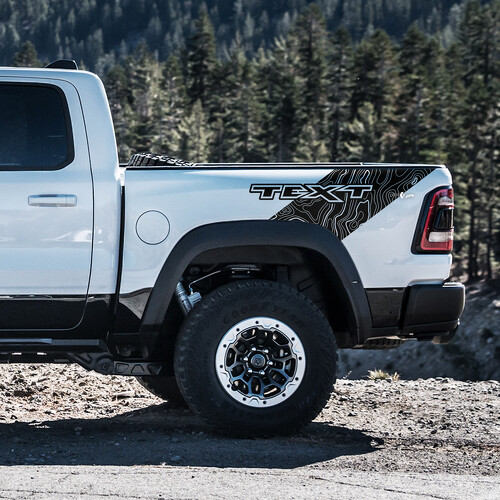 Pegatina adhesiva vinilo personalizada con texto Topographic Sweep para el cabecero de la cama para RAM 1500 Rebel, TRX 2019-2026