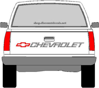 Calcomanía para portón trasero de camioneta Chevrolet - Corbatín rojo con letras plateadas Chevy 1500