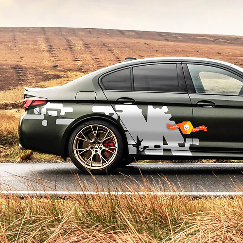 Calcomanía de vinilo para puertas con el logotipo BMW M en estilo grunge destructivo.
