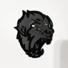 Insignia 3D de Angry Yeti Sasquatch Bigfoot, emblema de insignias de guardabarros negro brillante vs negro mate
 4