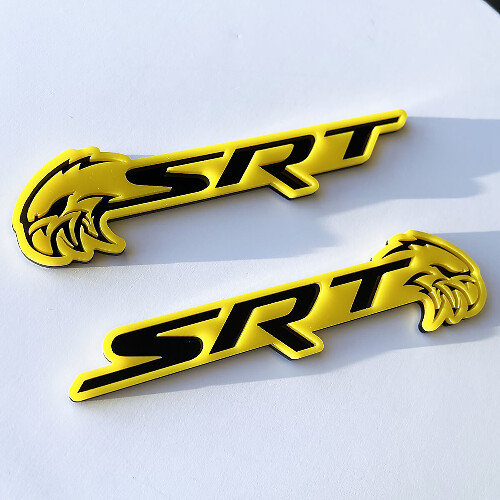 Insignia SRT Trackhawk 3D, emblema de insignias de guardabarros amarillo brillante vs negro brillante
