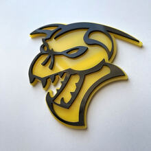 Emblema de guardabarros Hellcat Demon 3D en negro vs amarillo
 4