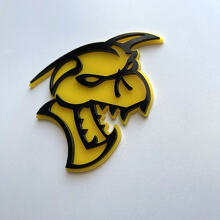 Emblema de guardabarros Hellcat Demon 3D en negro vs amarillo
 5