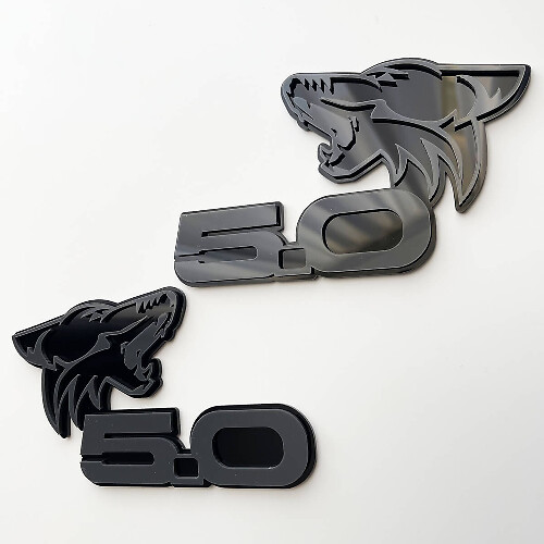 COYOTE 5.0 Insignias de guardabarros Emblema Insignia 3D Negro vs Gris
