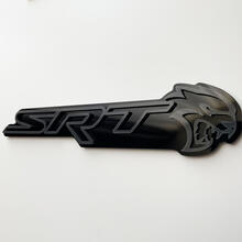 Insignia SRT 3D Emblema de insignias de guardabarros negro vs gris
 3