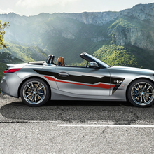 Pegatina de vinilo con rayas a cuadros para puerta lateral con logotipo M BMW Z4
 2