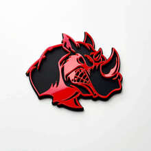 Insignia de Logotipo Enfadado 3D Rhino - Emblema de Guardabarros Personalizado para Autos Camionetas y SUVs Rojo vs Negro 3
