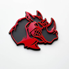 Insignia con el logotipo 3D Rhino Angry - Emblema de guardabarros personalizado para automóviles, camiones y SUV, rojo vs gris
 3