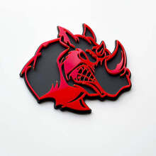 Insignia con el logotipo 3D Rhino Angry - Emblema de guardabarros personalizado para automóviles, camiones y SUV, rojo vs gris
 3