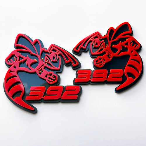 Hornet Bee 392 Insignia 3D Emblema de insignias de guardabarros gris vs rojo 1

