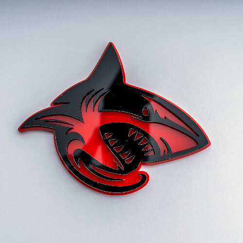 Insignia de aleta Shark Hellshark 3D para guardabarros en negro y rojo

