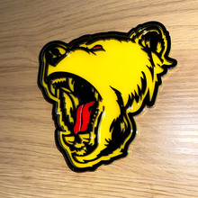 Insignia 3D de lengua roja de Bear Grizzly, emblema de insignias para portón trasero de guardabarros
 3