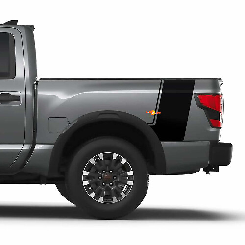 Calcomanías de vinilo para rayas en los laterales de la caja de la Nissan Titan
