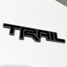 Insignia TRAIL 3D - Emblema personalizado de las insignias de la parrilla delantera del portón trasero del guardabarros para Toyota TRD 2
 3
