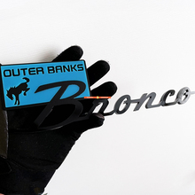 Insignias de guardabarros Bronco Outer Banks Emblema de la puerta trasera Insignia 3D Azul vs Negro
 5