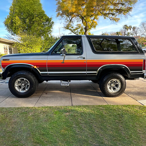 Combinar la puerta lateral de las calcomanías de vinilo de rayas retro para Ford Bronco 1984
