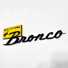 Bronco Wildtrak Fender Insignias Tailgate Emblem 3d Insignia negra vs rojo
 3