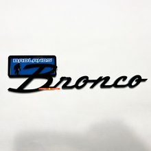 Insignias de guardabarros Yeti Sasquatch Bigfoot Bronco Badlands Emblema de portón trasero Insignia 3D Negro vs Azul
 2