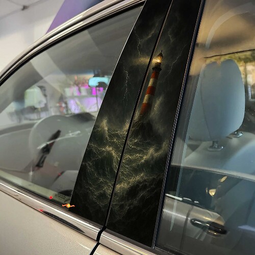 Calcomanía de vinilo Faro en mar tormentoso para puertas tipo pilar