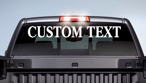 CALCOMANÍA DE LETRAS VINÍLICAS EN SERIF PARA VENTANA TRASERA DE CAMIONETA MUSCLECAR