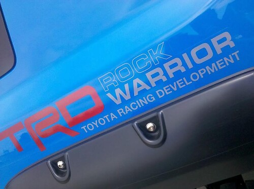 Adhesivo Vinilo TRD Rock Warrior para Lateral de Cama para Toyota Tundra