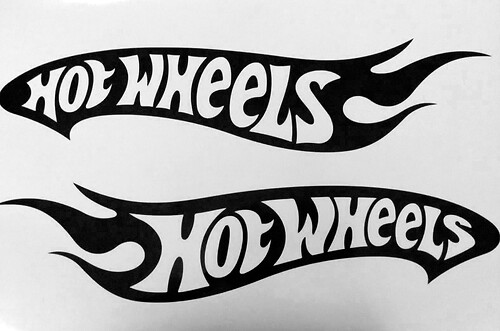 2 pegatinas de vinilo Hot Wheels de 24 pulgadas cada una con letras invertidas en el lado izquierdo y derecho
