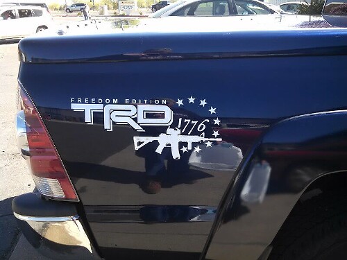 Juego de pegatinas de vinilo para laterales de cama estilo TRD Freedom Edition 1776 para Toyota Tacoma