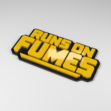 Emblema para coche en acrílico 3D Runs on Fumes_2