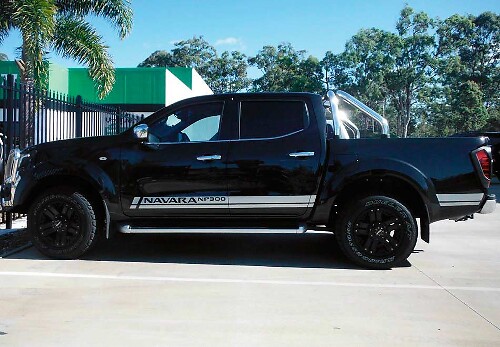 Adhesivo de vinilo gráfico de rayas laterales de avión de 2 piezas para NAVARA NP300 2015 2016