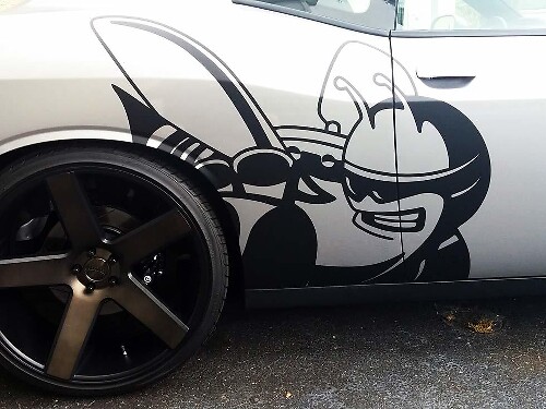 Kit de Vinilo Lateral con Logo Tribal Bee para Dodge Challenger