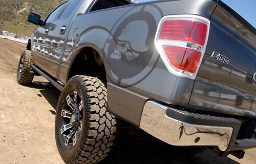 Calcomanía de vinilo para mesita Metal Mulisha Skull con casco para Dodge Ram 1500