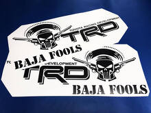 Calcomanías Laterales de Cama Calavera Castigadora Estilo Baja TRD para Camionetas Toyota_3